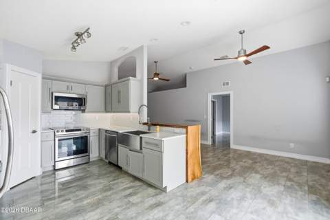401 Mobile Avenue, Daytona Beach FL - photo 8 of 22