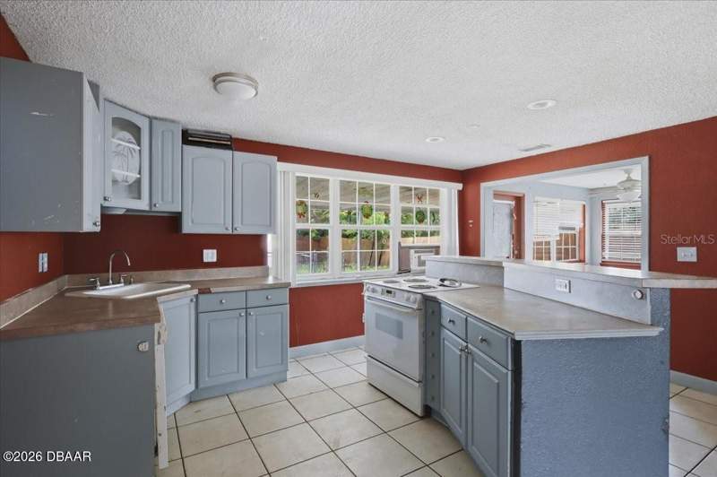 3 bedroom Single Family Residence at 2605 Yale Road, South Daytona, South Daytona — photo 2