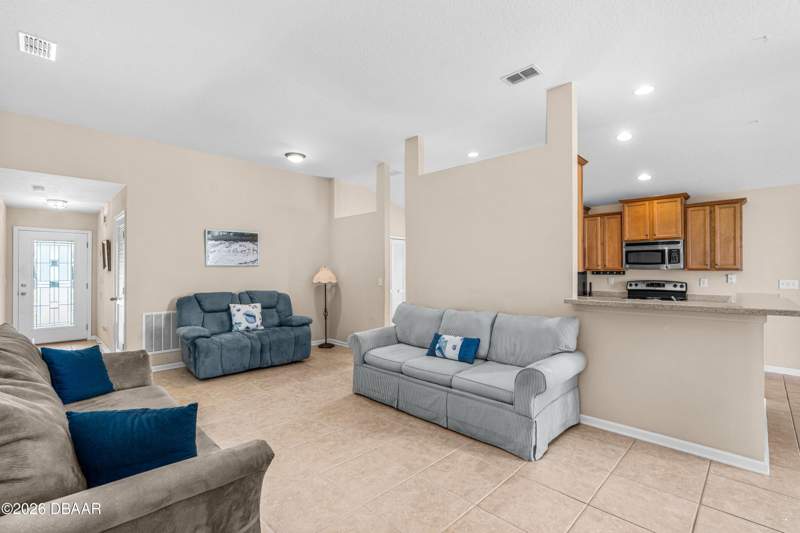 3 bedroom Single Family Residence at 5257 Plantation Home Way, Port Orange Plantation, Port Orange — photo 2