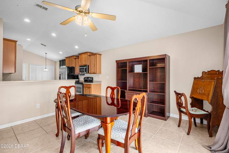 3 bedroom Single Family Residence at 5257 Plantation Home Way, Port Orange Plantation, Port Orange — photo 4