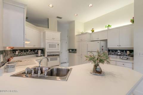 816 Sea Duck Drive, Daytona Beach FL - photo 10 of 24