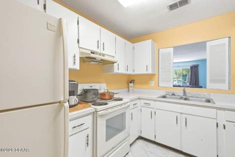 32 Summer Trees Road, Port Orange FL - photo 8 of 25