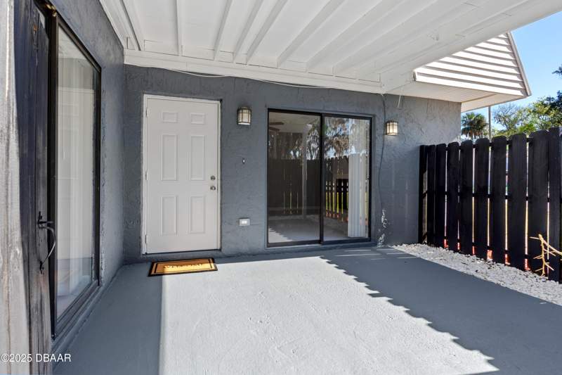 2 bedroom Townhouse at 96 Springwood Square, Springwood Square, Port Orange — photo 4