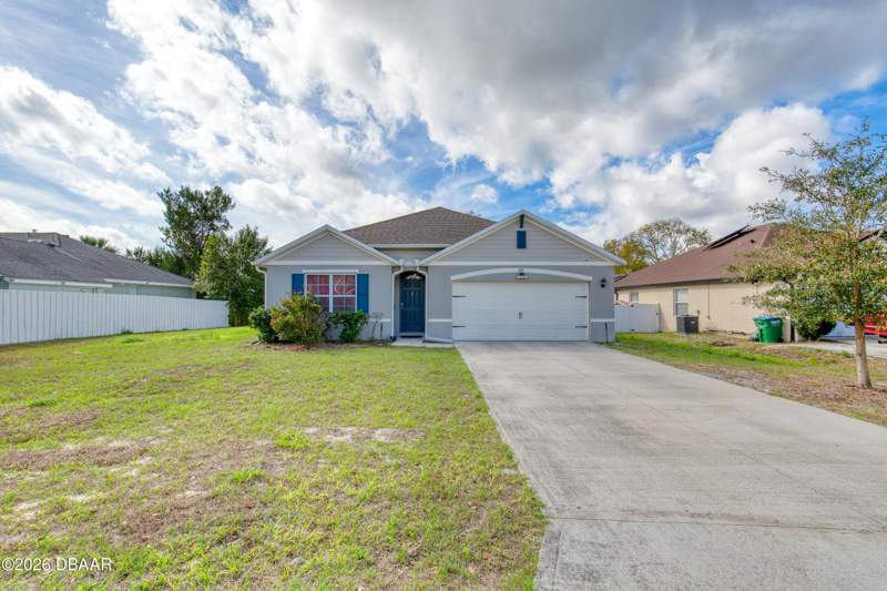 4 bedroom Single Family Residence at 725 N Firwood Drive, Deltona Lakes, Deltona — photo 2