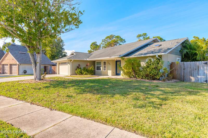3 bedroom Single Family Residence at 1105 Donnell Drive, Willow Run, Port Orange — photo 4
