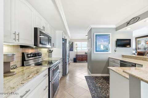 552 Marina Point Drive, Daytona Beach FL - photo 16 of 59