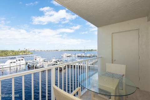 533 Marina Point Drive #533, Daytona Beach FL - photo 7 of 48