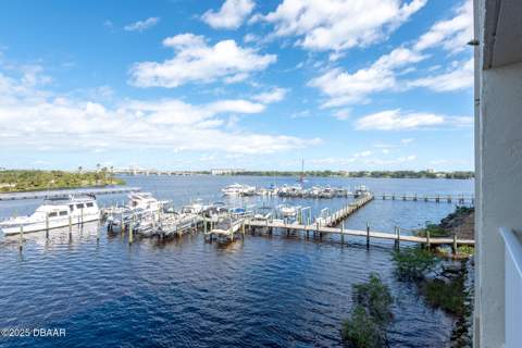 533 Marina Point Drive #533, Daytona Beach FL - photo 9 of 48