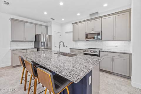 401 Parrot Lane, Daytona Beach FL - photo 10 of 40