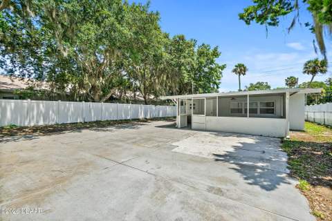 607 Wayne Avenue, New Smyrna Beach FL - photo 22 of 30