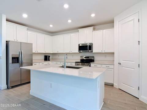 2183 Raglan Circle, Ormond Beach FL - photo 10 of 60