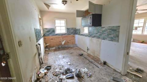 937 Benecia Avenue, Daytona Beach FL - photo 10 of 19