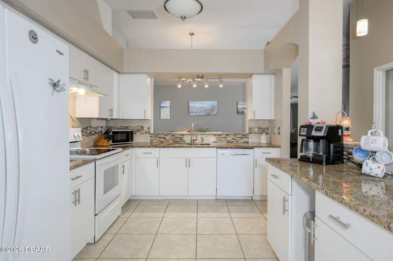 2 bedroom Single Family Residence at 1031 Grand Hickory Circle, Great Oaks, Holly Hill — photo 5