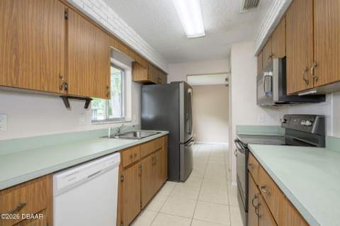 110 Cambridge Drive, Port Orange FL - photo 7 of 27