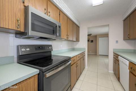 110 Cambridge Drive, Port Orange FL - photo 11 of 27