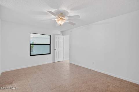 7 Lakeview Circle, Ormond Beach FL - photo 12 of 34