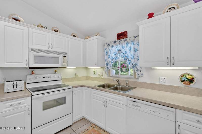 3 bedroom Single Family Residence at 80 Roxboro Drive, Palm Coast Sec 32, Palm Coast — photo 3