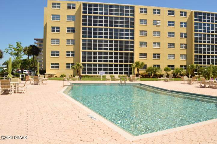 2 bedroom Condominium at 1224 S Peninsula Drive #403, Pendleton Club Condo, Daytona Beach — photo 3