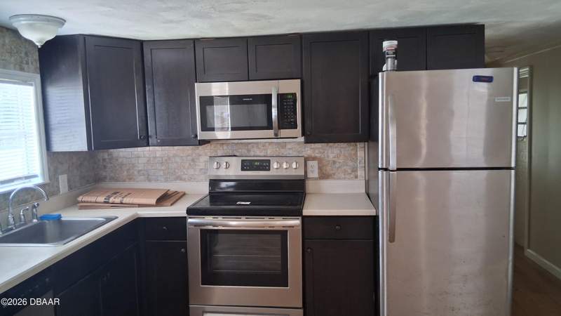 2 bedroom Mobile Home at 170 Iron Gate Circle, Twin Gates Mobile Estates, Port Orange — photo 4