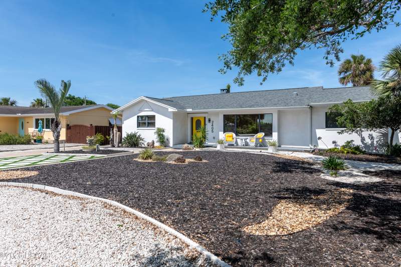 2 bedroom Single Family Residence at 2405 John Anderson Drive, Oakview Estates, Ormond Beach — photo 2