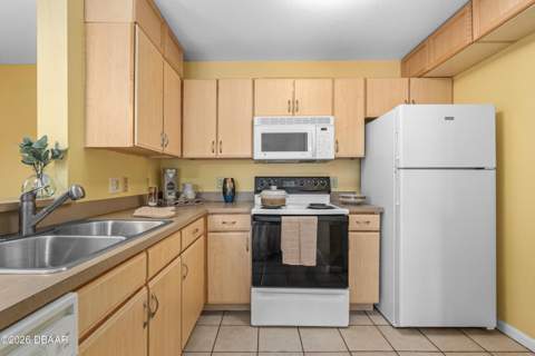 940 Village Trail #6-111, Port Orange FL - photo 16 of 49