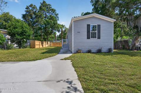 1606 Avenue C, Ormond Beach FL - photo 9 of 30