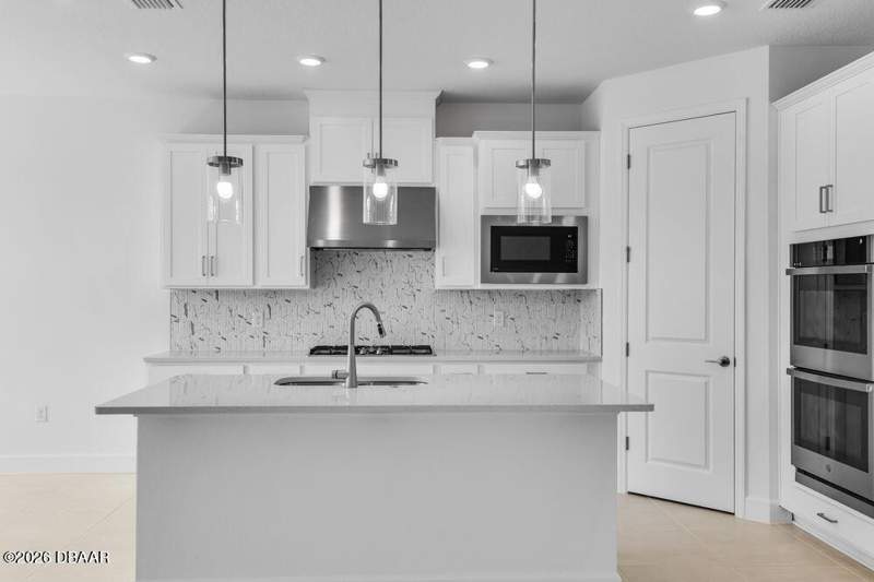 4 bedroom Single Family Residence at 672 Junonia Boulevard, Ardisia Park, New Smyrna Beach — photo 2