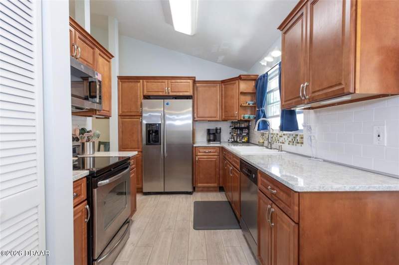 2 bedroom Condominium at 152 Grand Oaks Circle, Live Oak, A Condo, Daytona Beach — photo 3