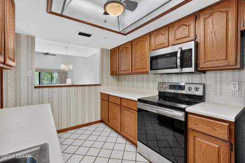 357 Castlewood Lane, New Smyrna Beach FL - photo 14 of 57