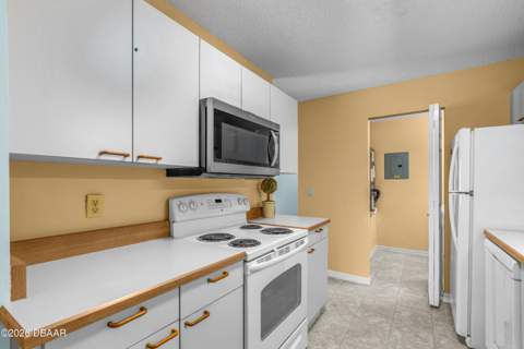101 Bent Tree Drive #13, Daytona Beach FL - photo 18 of 48