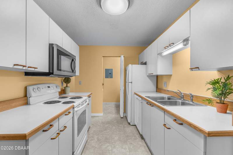 2 bedroom Condominium at 101 Bent Tree Drive #13, Indigo Pines, Daytona Beach — photo 4