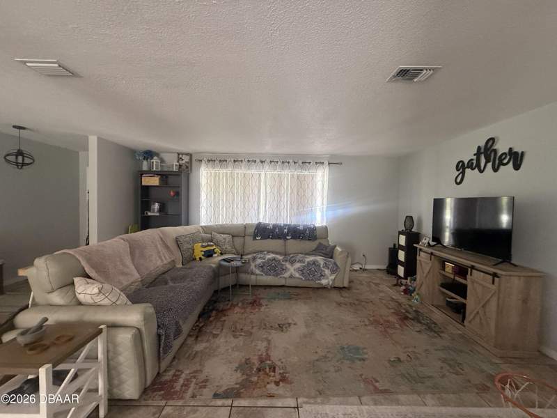 3 bedroom Single Family Residence at 636 Williamsburg Drive, Colonial Lake, Daytona Beach — photo 5