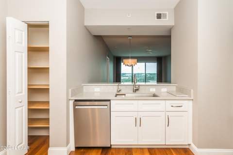 2801 S Ridgewood Avenue #807, South Daytona FL - photo 8 of 27