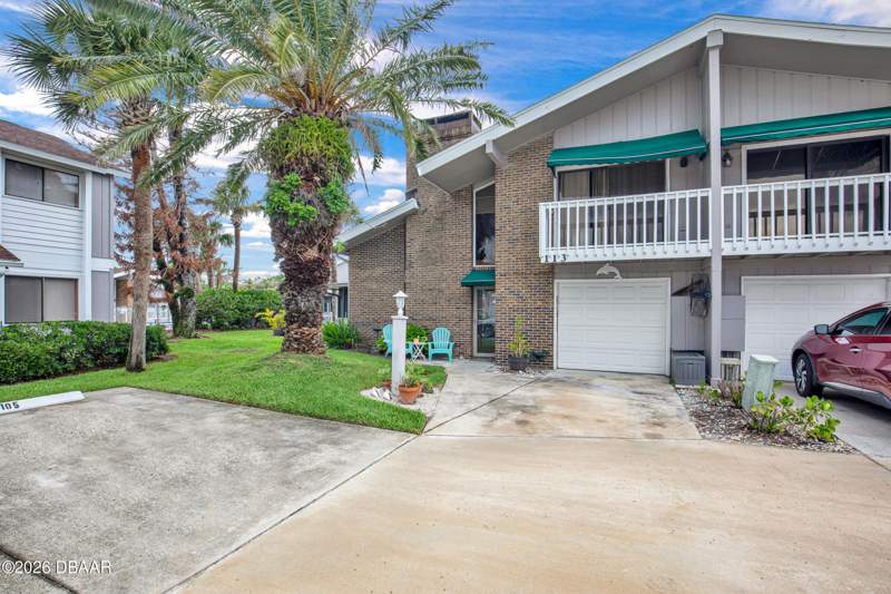 2 bedroom Townhouse at 113 Lagoon Court, Venetian Villas, New Smyrna Beach — photo 3