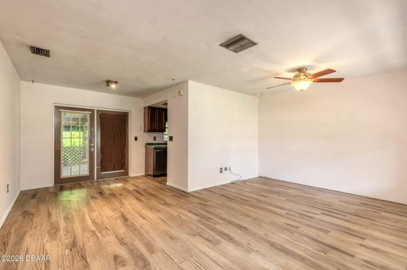 3 bedroom Single Family Residence at 1586 Carmen Avenue, Highland Park, Daytona Beach — photo 3