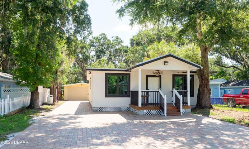 3 bedroom Single Family Residence at 817 Magnolia Avenue, Not In Subdivision, Holly Hill — photo 2