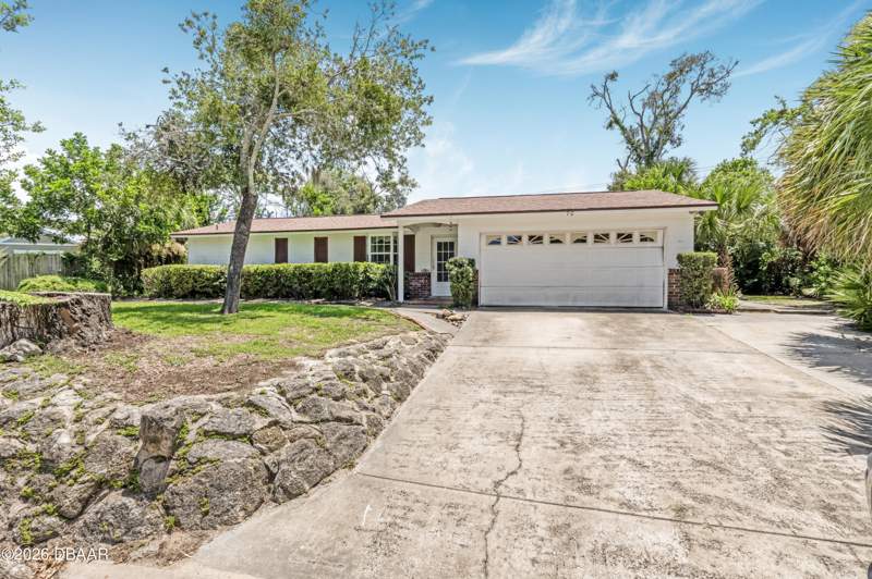 4 bedroom Single Family Residence at 70 Crestwood Circle, Woodmere, Ormond Beach — photo 2
