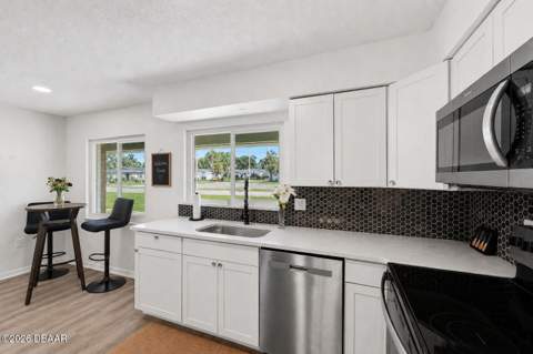 525 E Roberts Street, Orange City FL - photo 11 of 54