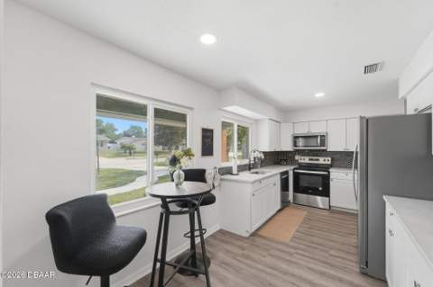 525 E Roberts Street, Orange City FL - photo 8 of 54