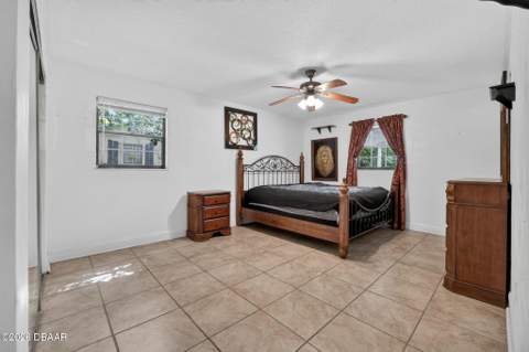 912 Royal Oak Court, Holly Hill FL - photo 11 of 40