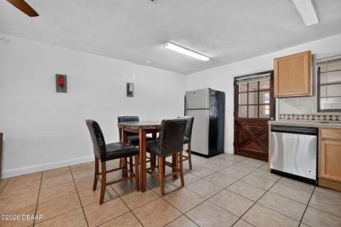 912 Royal Oak Court, Holly Hill FL - photo 7 of 40