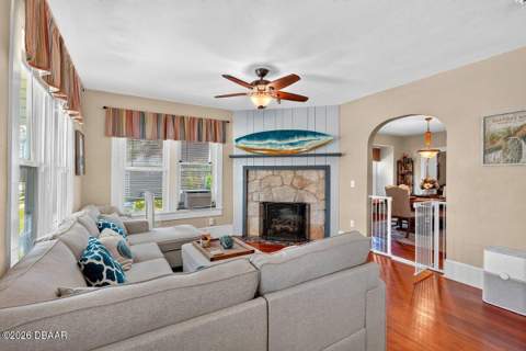 330 Hartford Avenue, Daytona Beach FL - photo 6 of 57