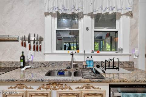 330 Hartford Avenue, Daytona Beach FL - photo 16 of 57