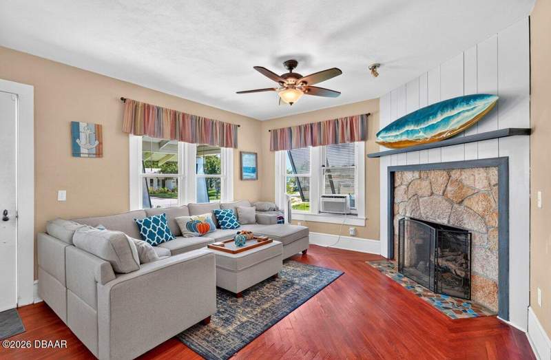 3 bedroom Single Family Residence at 330 Hartford Avenue, Ortona, Daytona Beach — photo 3