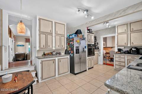 330 Hartford Avenue, Daytona Beach FL - photo 17 of 57
