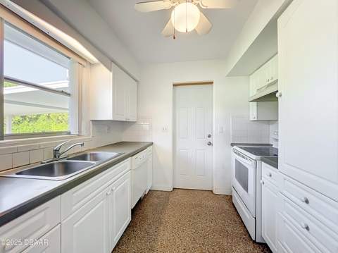 1401 Orange Tree Drive, Edgewater FL - photo 13 of 46