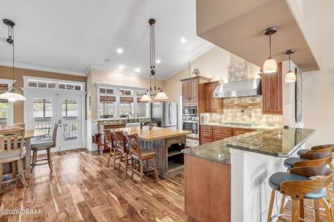 521 S Peninsula Avenue, New Smyrna Beach FL - photo 10 of 51