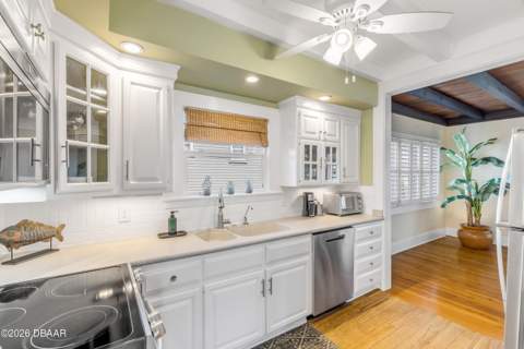 315 Due East Street, New Smyrna Beach FL - photo 18 of 72