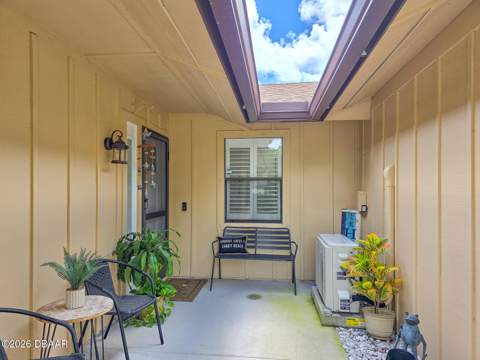100 Sea Pines Circle, Daytona Beach FL - photo 8 of 57