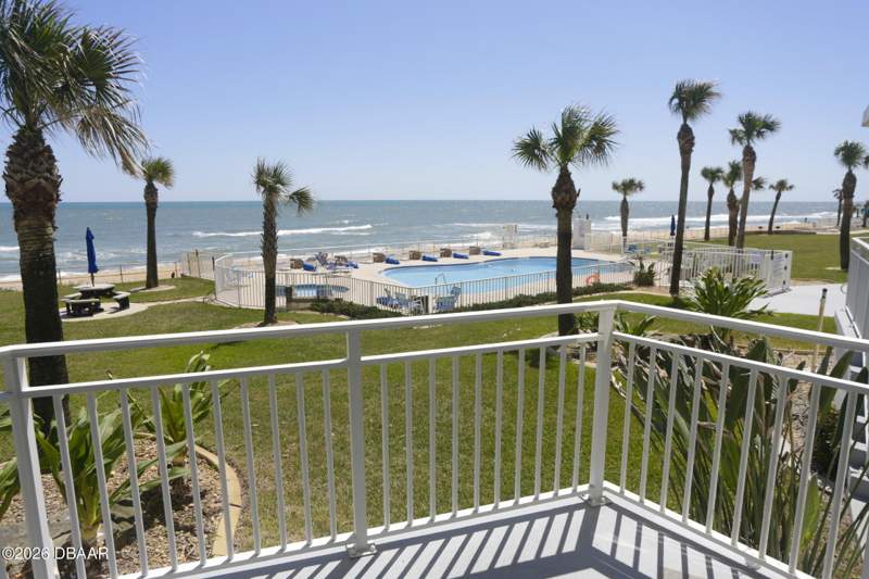2 bedroom Condominium at 1155 Ocean Shore Boulevard #102, Ormond Beach Surfside North, Ormond Beach — photo 4